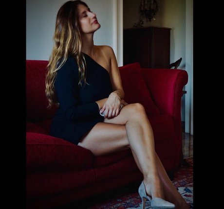 Elissa T Profile pic