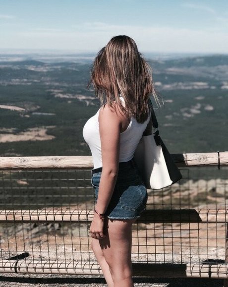 Elissa T porn model galleries