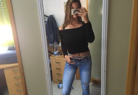 Elissa T pretty actress photo