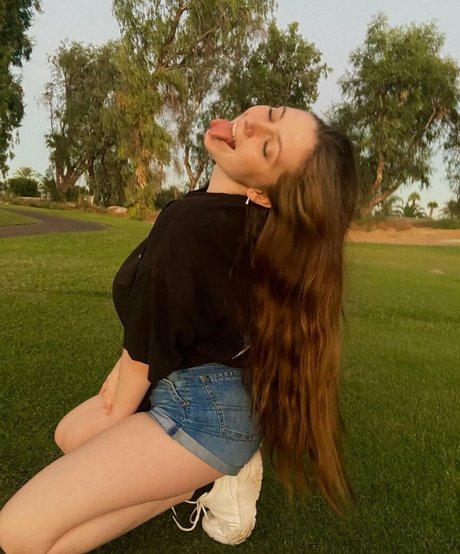 Lily Patrick model hot pics