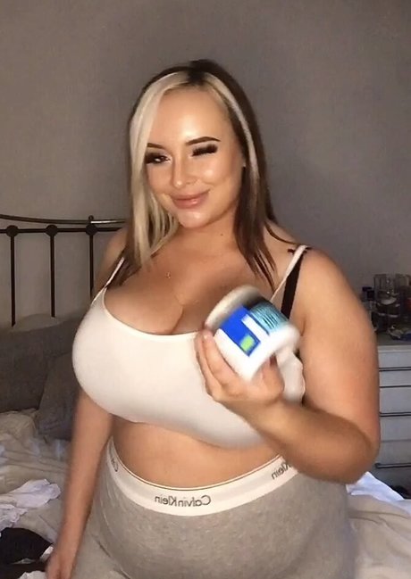 Smophs92 naked actress image