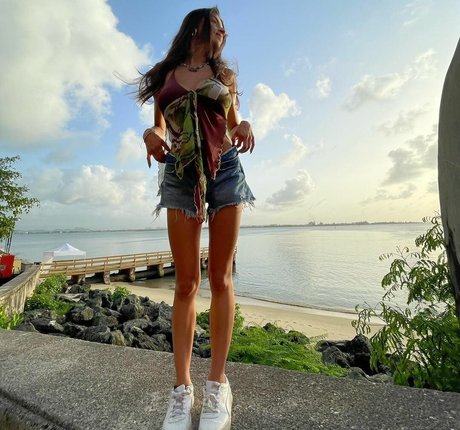 Antoenella pornographic model gallery