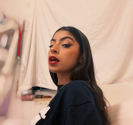 Antoenella hot actress photo