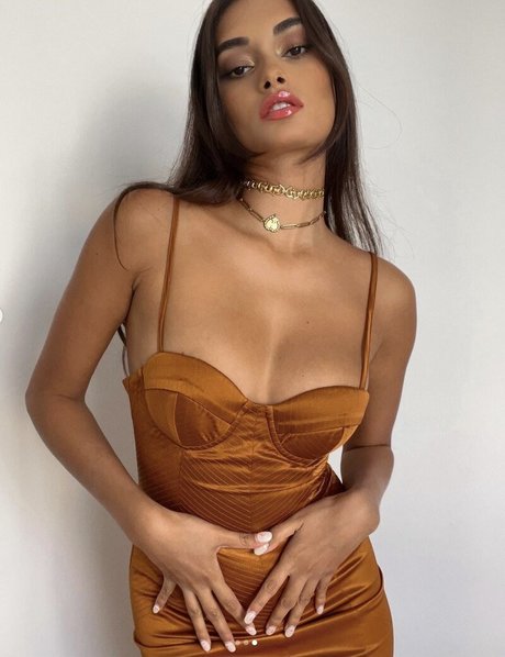 Gizele Oliveira model adult picture