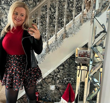 blonde natural onlyfans nude gallery