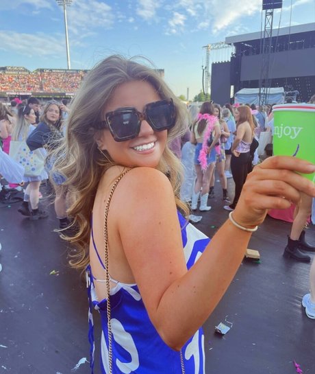 Emily Mather top star pictures