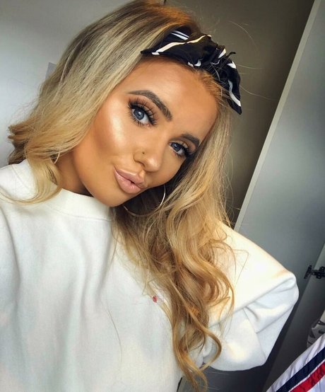 Emily Mather nudes model pics