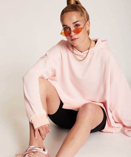 Giulia Gwinn model pornographic images