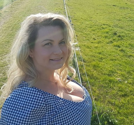 pati rose_ free star img