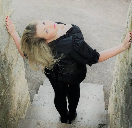 pati rose_ star adult picture