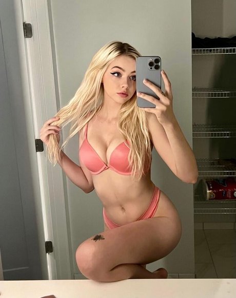 Justine Paradise star images