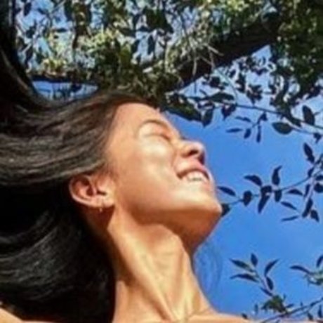 Leah Lewis porn model gallery