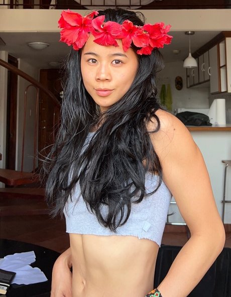 Leah Lewis sex star galleries