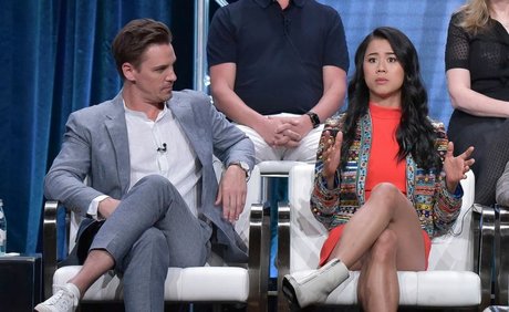 Leah Lewis star top photos