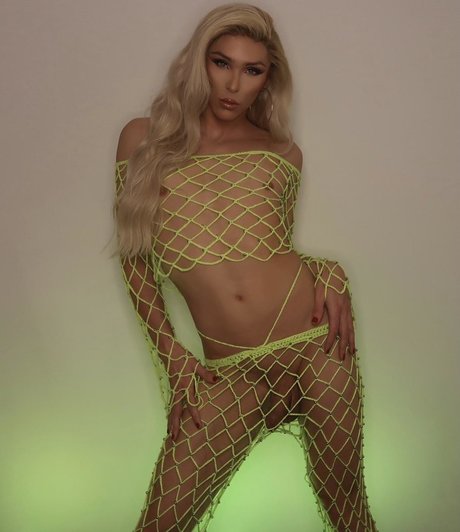 Naomib93 pornographic model photos