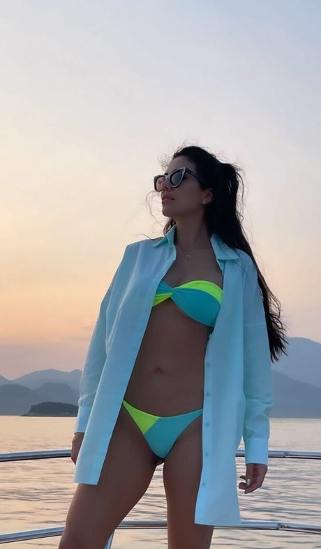 Daniela Albuquerque star pretty pictures