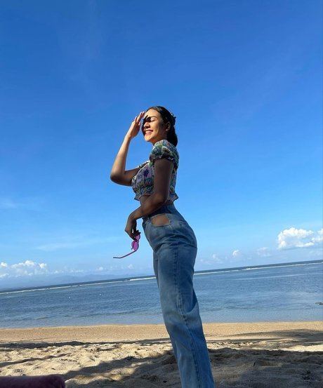 Anya Geraldine star beautiful pics