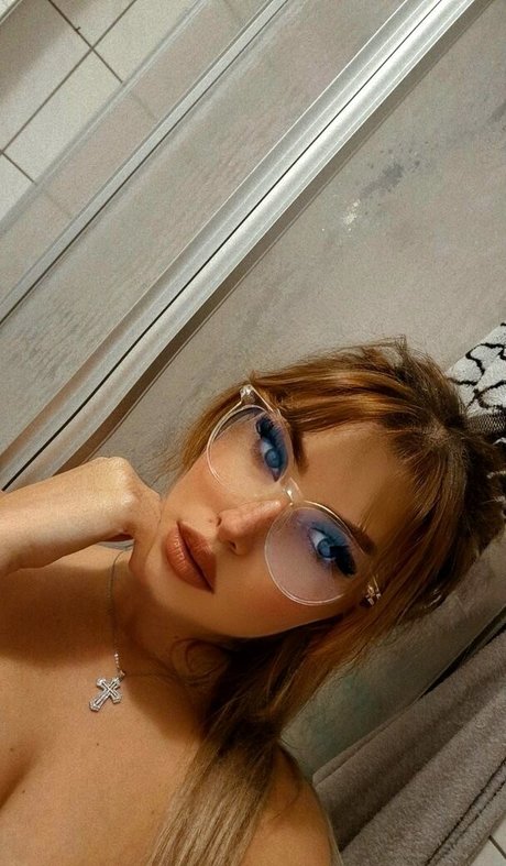 Stassia petsou nude pornstar image