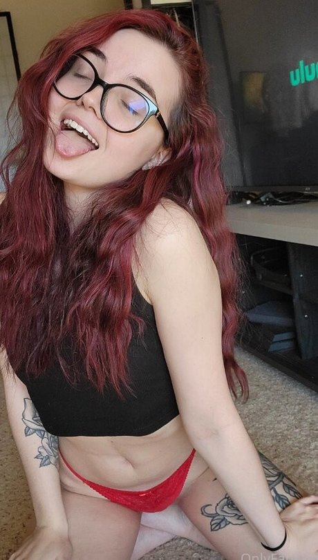 holoraevyn nude pornstar pic