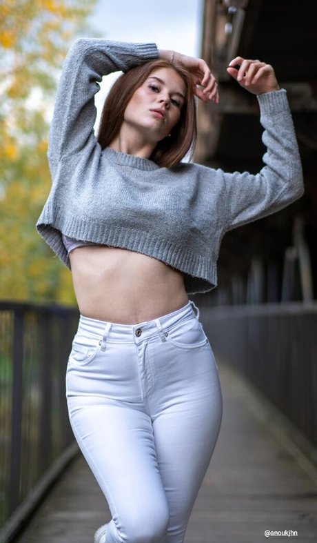 anoukjhn art star photos