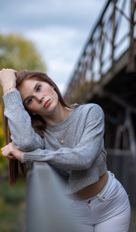 anoukjhn star beautiful pic