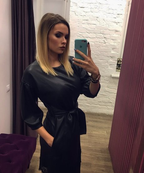 tall latina onlyfans hot images