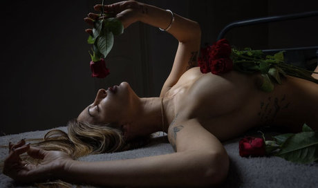 Gal Leo pornstar erotic galleries