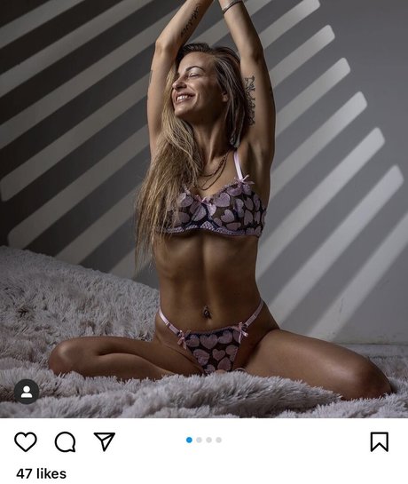 Gal Leo pornographic model galleries