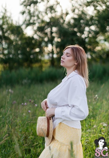 Tihomirova Natali beautiful model image