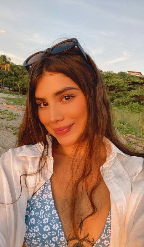 daniii bee1999 pretty actress images