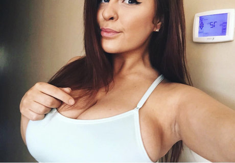 Katie LaRowe nudes model pictures