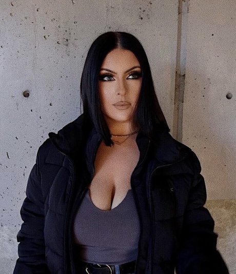 Makenzie top star photo