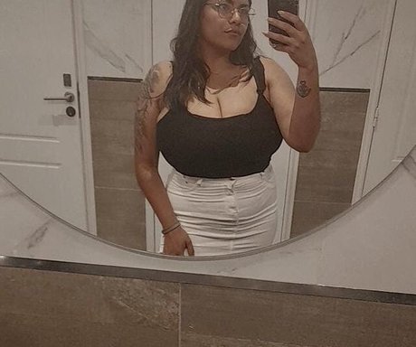 Marlii Rodriguez nudes model img