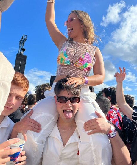 Alex Andrews xxx model photos