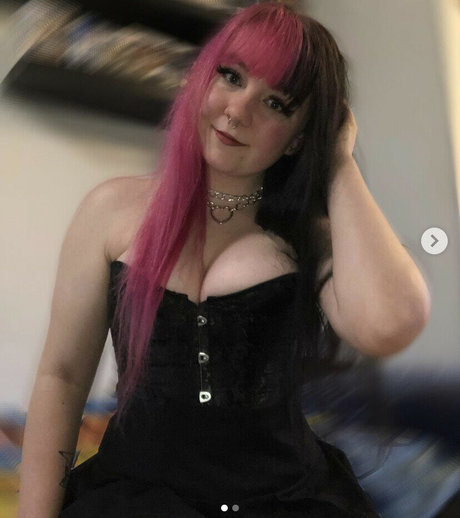 CutiepieTracer adult model pics