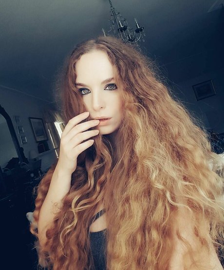 Emily Jezebelle Hamilton star art images