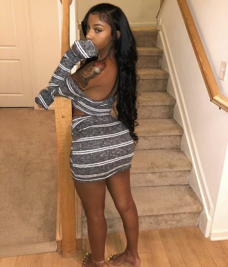 Realamarie model art photo