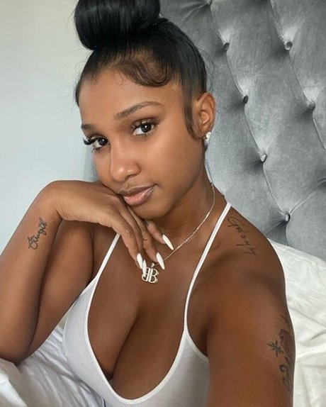 Realamarie hd pornstar gallery