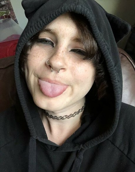 Scarlet Skeie hot star gallery