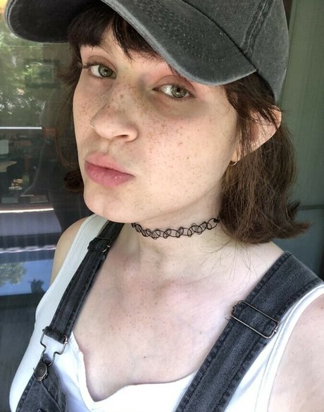 Scarlet Skeie pornstar nice gallery