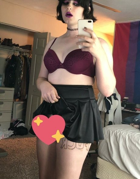 Scarlet Skeie erotic pornstar picture