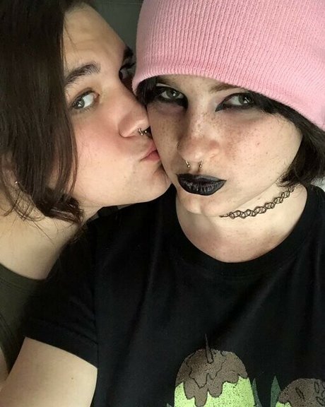 Scarlet Skeie high quality model archive