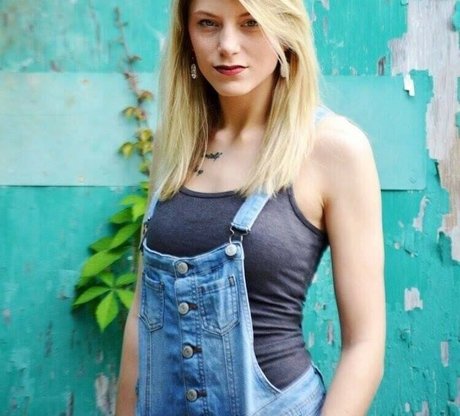 anonymousanneh perfect actress pics