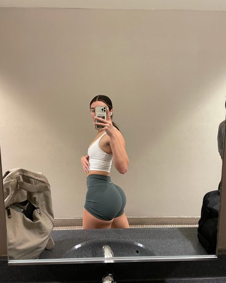 Courtney Dow hd pornstar img