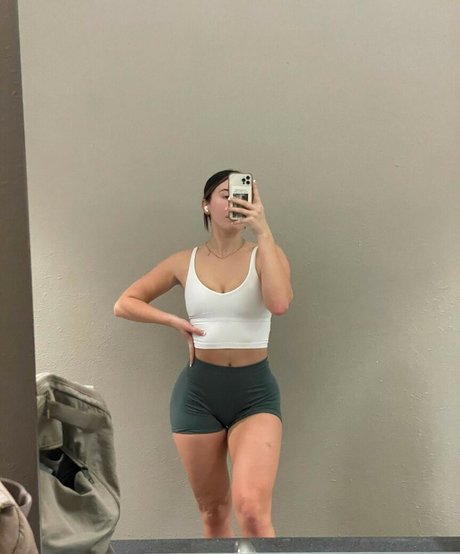 Courtney Dow free pornstar gallery