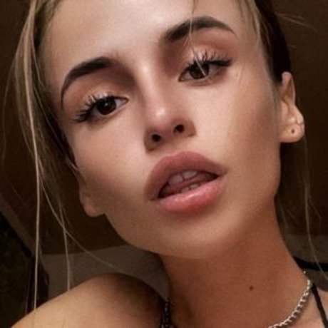 ksxaanx naked actress pics