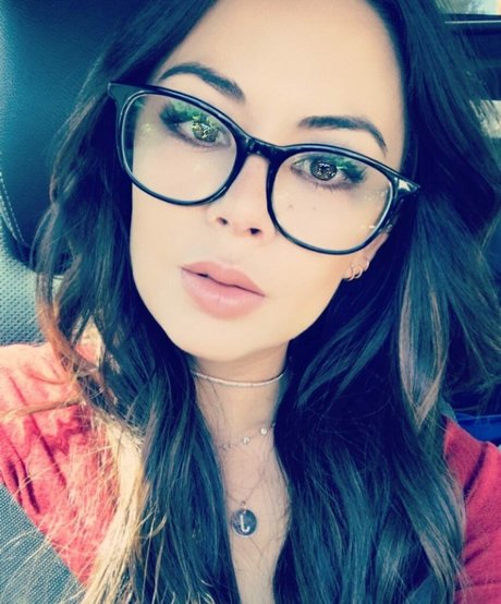 Janel Parrish pornstar pretty img