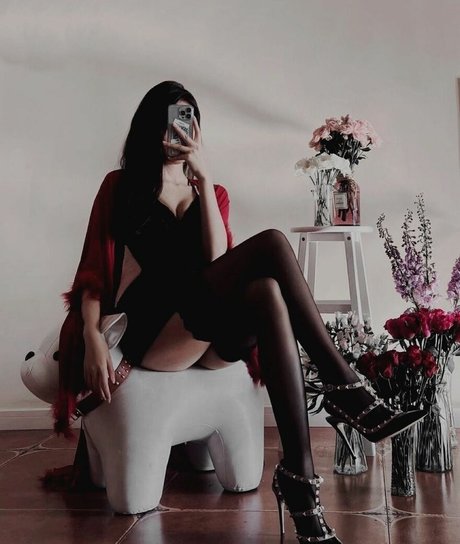 Luna Hwang beautiful pornstar images