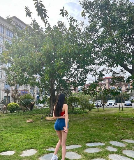 Luna Hwang star nice picture