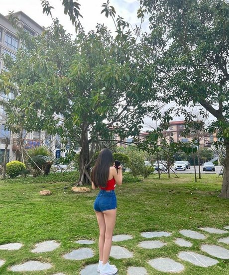 curvy shemale onlyfans sexy naked pictures